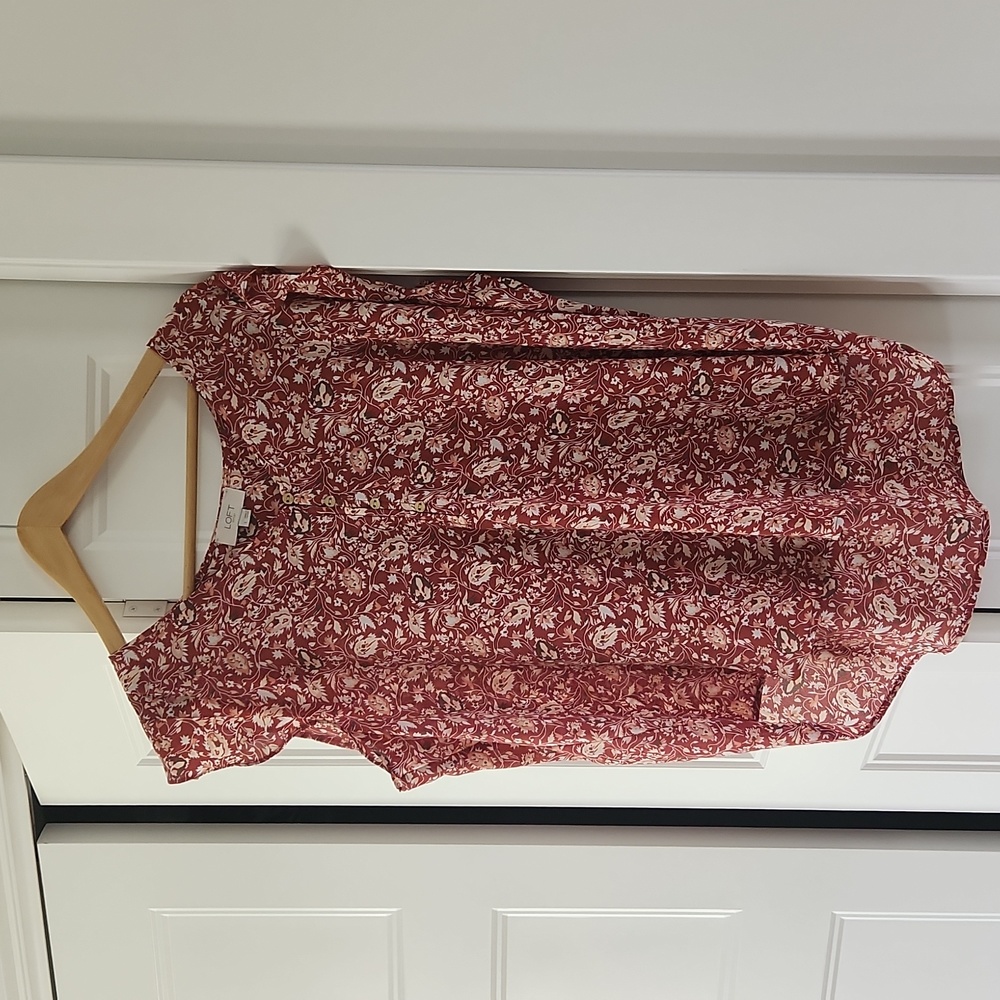 Sleeveless shirt